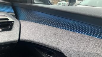 Peugeot 3008 73kWh GT SUV 5dr Electric Auto (210 ps)