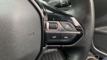 Peugeot 2008 50kWh Allure Premium SUV 5dr Electric Auto (136 ps)