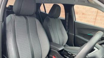 Peugeot 2008 50kWh Allure Premium SUV 5dr Electric Auto (136 ps)