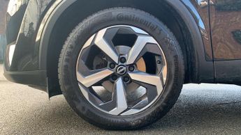 Nissan Qashqai 1.3 DIG-T MHEV N-Connecta XTRON Euro 6 (s/s) 5dr