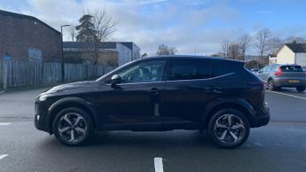 Nissan Qashqai 1.3 DIG-T MHEV N-Connecta XTRON Euro 6 (s/s) 5dr