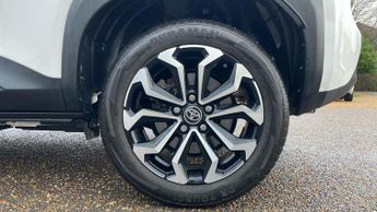 Toyota Yaris Cross 1.5 VVT-h Design SUV 5dr Petrol Hybrid E-CVT Euro 6 (s/s) (116 p