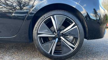 Peugeot 308 1.2 HYBRID GT Hatchback 5dr Petrol Hybrid e-DSC6 Euro 6 (s/s) (1