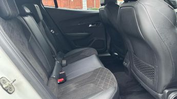 Peugeot 2008 50kWh GT Premium SUV 5dr Electric Auto (136 ps)