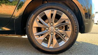 Peugeot 208 50kWh Allure Premium + Hatchback 5dr Electric Auto (7.4kW Charge