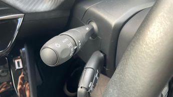 Peugeot 2008 50kWh Allure Premium SUV 5dr Electric Auto (136 ps)