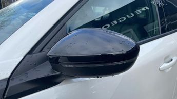 Peugeot 2008 50kWh Allure Premium SUV 5dr Electric Auto (136 ps)