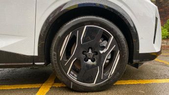 Peugeot 3008 73kWh GT SUV 5dr Electric Auto (210 ps)