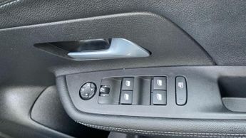 Vauxhall Mokka 1.2 Turbo Ultimate SUV 5dr Petrol Auto Euro 6 (s/s) (130 ps)