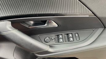 Peugeot 2008 50kWh GT SUV 5dr Electric Auto (7kW Charger) (136 ps)