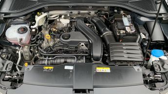 Volkswagen T-Roc 1.5 TSI R-Line SUV 5dr Petrol DSG Euro 6 (s/s) (150 ps)