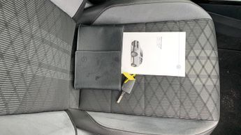 Volkswagen T-Roc 1.5 TSI R-Line SUV 5dr Petrol DSG Euro 6 (s/s) (150 ps)