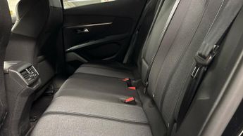 Peugeot 3008 SUV 1.2 HYBRID Allure SUV 5dr Petrol Hybrid e-DSC6 Euro 6 (s/s) (136