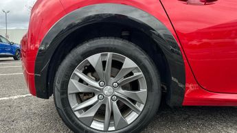 Peugeot 208 50kWh Allure Premium Hatchback 5dr Electric Auto (136 ps)