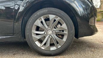 Peugeot 208 50kWh Allure Premium + Hatchback 5dr Electric Auto (7kW Charger)