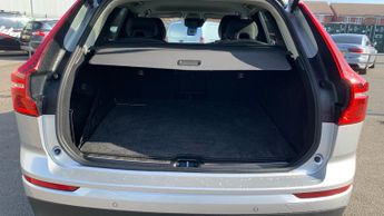 Volvo Xc60 2.0 B4 MHEV Momentum Pro SUV 5dr Diesel Hybrid Auto AWD Euro 6 (