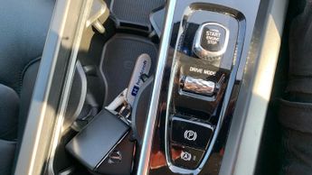 Volvo Xc60 2.0 B4 MHEV Momentum Pro SUV 5dr Diesel Hybrid Auto AWD Euro 6 (