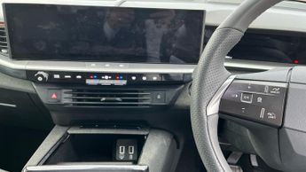 Vauxhall Grandland 1.2 Ultimate SUV 5dr Petrol Hybrid e-DCT Euro 6 (s/s) (136 ps)