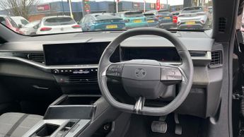 Vauxhall Grandland 1.2 Ultimate SUV 5dr Petrol Hybrid e-DCT Euro 6 (s/s) (136 ps)