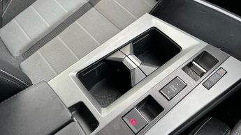 Vauxhall Grandland 1.2 Ultimate SUV 5dr Petrol Hybrid e-DCT Euro 6 (s/s) (136 ps)