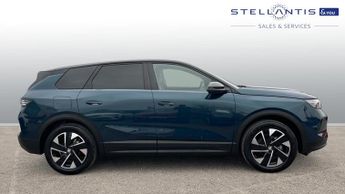 Vauxhall Grandland 1.2 Ultimate SUV 5dr Petrol Hybrid e-DCT Euro 6 (s/s) (136 ps)