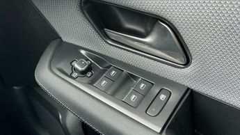 Vauxhall Grandland 1.2 Ultimate SUV 5dr Petrol Hybrid e-DCT Euro 6 (s/s) (136 ps)