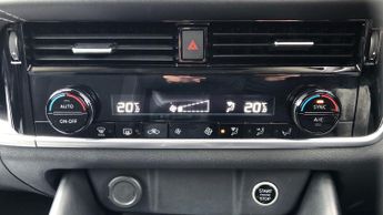 Nissan Qashqai 1.3 DIG-T MHEV N-Connecta SUV 5dr Petrol Hybrid XTRON Euro 6 (s/