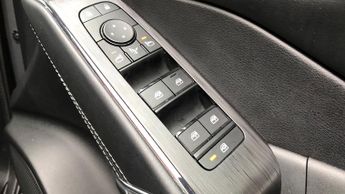 Nissan Qashqai 1.3 DIG-T MHEV N-Connecta SUV 5dr Petrol Hybrid XTRON Euro 6 (s/