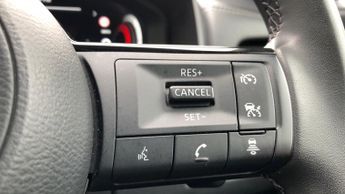 Nissan Qashqai 1.3 DIG-T MHEV N-Connecta SUV 5dr Petrol Hybrid XTRON Euro 6 (s/