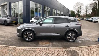 Nissan Qashqai 1.3 DIG-T MHEV N-Connecta SUV 5dr Petrol Hybrid XTRON Euro 6 (s/