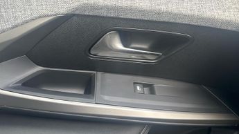 Peugeot 3008 73kWh Allure SUV 5dr Electric Auto (210 ps)