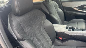 Peugeot 3008 73kWh Allure SUV 5dr Electric Auto (210 ps)