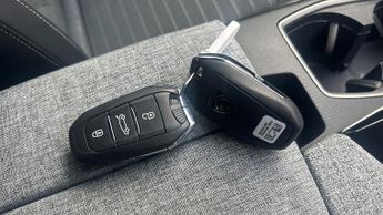 Peugeot 3008 73kWh Allure SUV 5dr Electric Auto (210 ps)