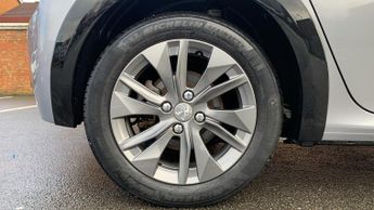 Peugeot 208 50kWh Allure Premium Hatchback 5dr Electric Auto (136 ps)