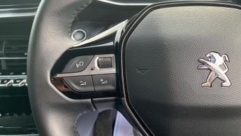 Peugeot 208 50kWh Allure Premium Hatchback 5dr Electric Auto (136 ps)