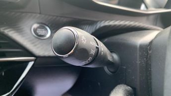 Peugeot 208 50kWh Allure Premium Hatchback 5dr Electric Auto (136 ps)