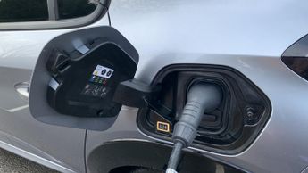 Peugeot 208 50kWh Allure Premium Hatchback 5dr Electric Auto (136 ps)