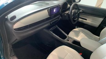 Fiat 600E 54kWh La Prima SUV 5dr Electric Auto (156 ps)