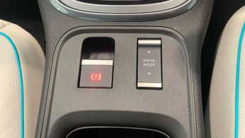 Fiat 600E 54kWh La Prima SUV 5dr Electric Auto (156 ps)