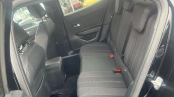 Vauxhall Mokka Electric 54kWh Design SUV 5dr Electric Auto (Long Range) (156 ps)