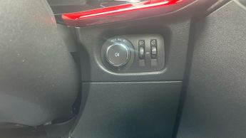 Vauxhall Mokka Electric 54kWh Design SUV 5dr Electric Auto (Long Range) (156 ps)