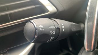 Peugeot 3008 SUV 1.2 HYBRID Allure SUV 5dr Petrol Hybrid e-DSC6 Euro 6 (s/s) (136