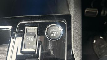 Peugeot 3008 SUV 1.6 13.2kWh Allure Premium + SUV 5dr Petrol Plug-in Hybrid e-EAT