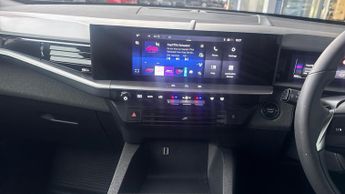 Vauxhall Grandland 1.2 Design SUV 5dr Petrol Hybrid e-DCT Euro 6 (s/s) (136 ps)