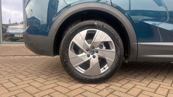 Vauxhall Grandland 1.2 Design SUV 5dr Petrol Hybrid e-DCT Euro 6 (s/s) (136 ps)