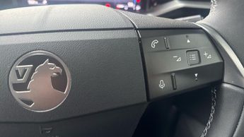 Vauxhall Grandland 1.2 Design SUV 5dr Petrol Hybrid e-DCT Euro 6 (s/s) (136 ps)