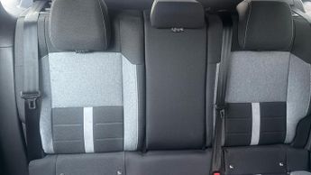 Vauxhall Grandland 1.2 Design SUV 5dr Petrol Hybrid e-DCT Euro 6 (s/s) (136 ps)