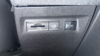 Vauxhall Grandland 1.2 Design SUV 5dr Petrol Hybrid e-DCT Euro 6 (s/s) (136 ps)