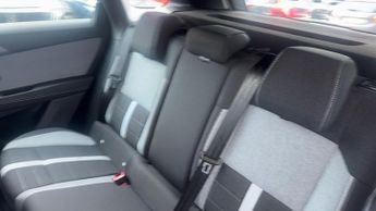 Vauxhall Grandland 1.2 Design SUV 5dr Petrol Hybrid e-DCT Euro 6 (s/s) (136 ps)