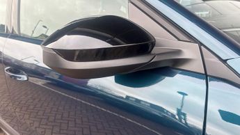 Vauxhall Grandland 1.2 Design SUV 5dr Petrol Hybrid e-DCT Euro 6 (s/s) (136 ps)